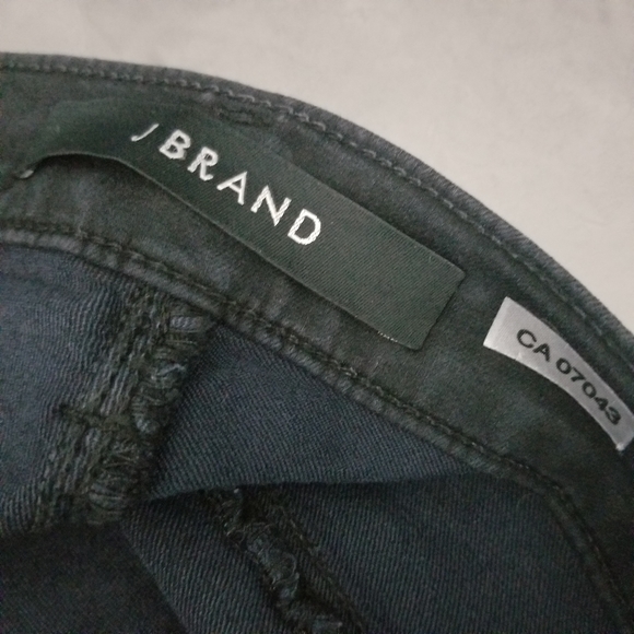 J BRAND | 800 super skinny coated black jeggings - Picture 5 of 8